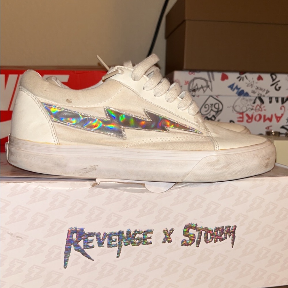 Mens revenge storms